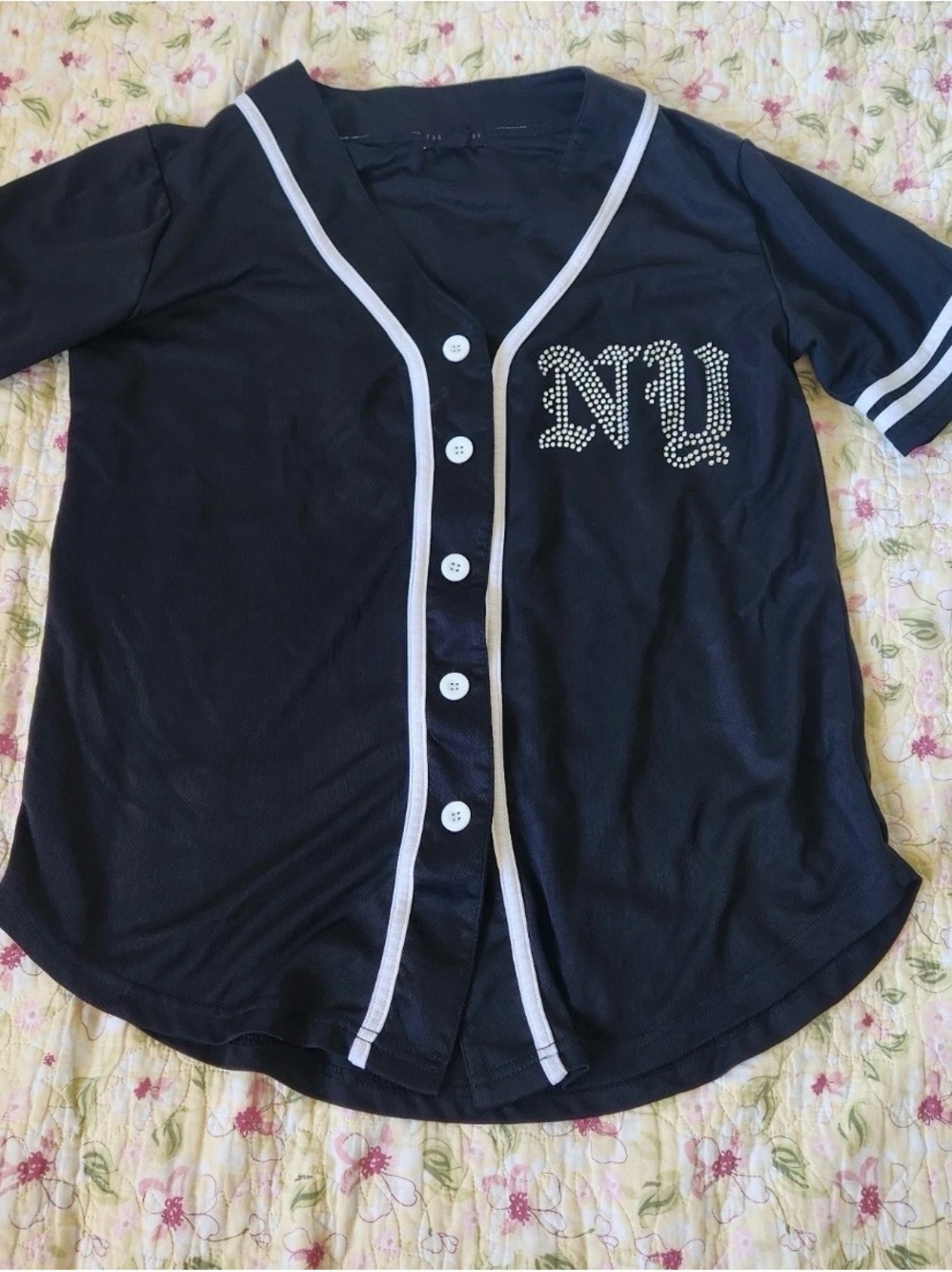 Faded Rose NY Rhinestone Black
Baseball Jersey Shirt #32 -
Women's Size M